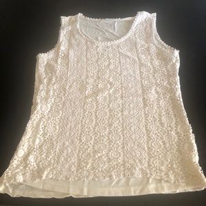 Solitaire crocheted floral detail blouse